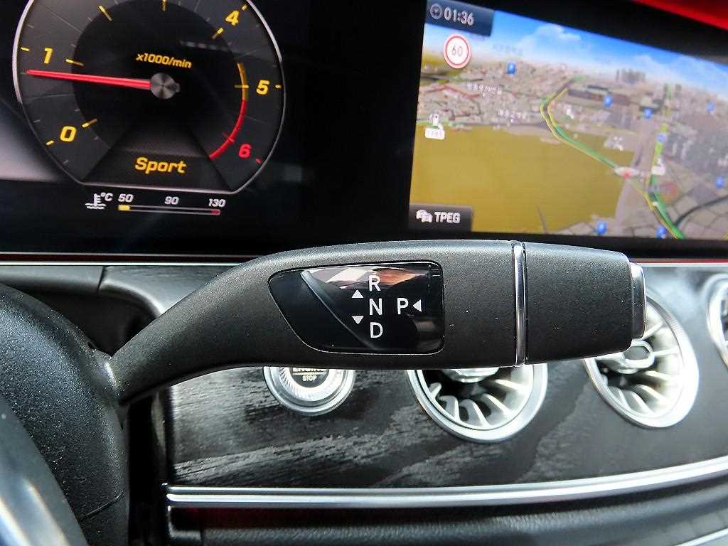 Mercedes Benz E class - Vista 10