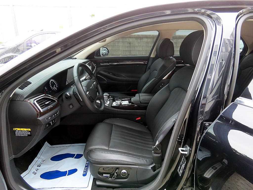 Genesis G90 - Vista 5
