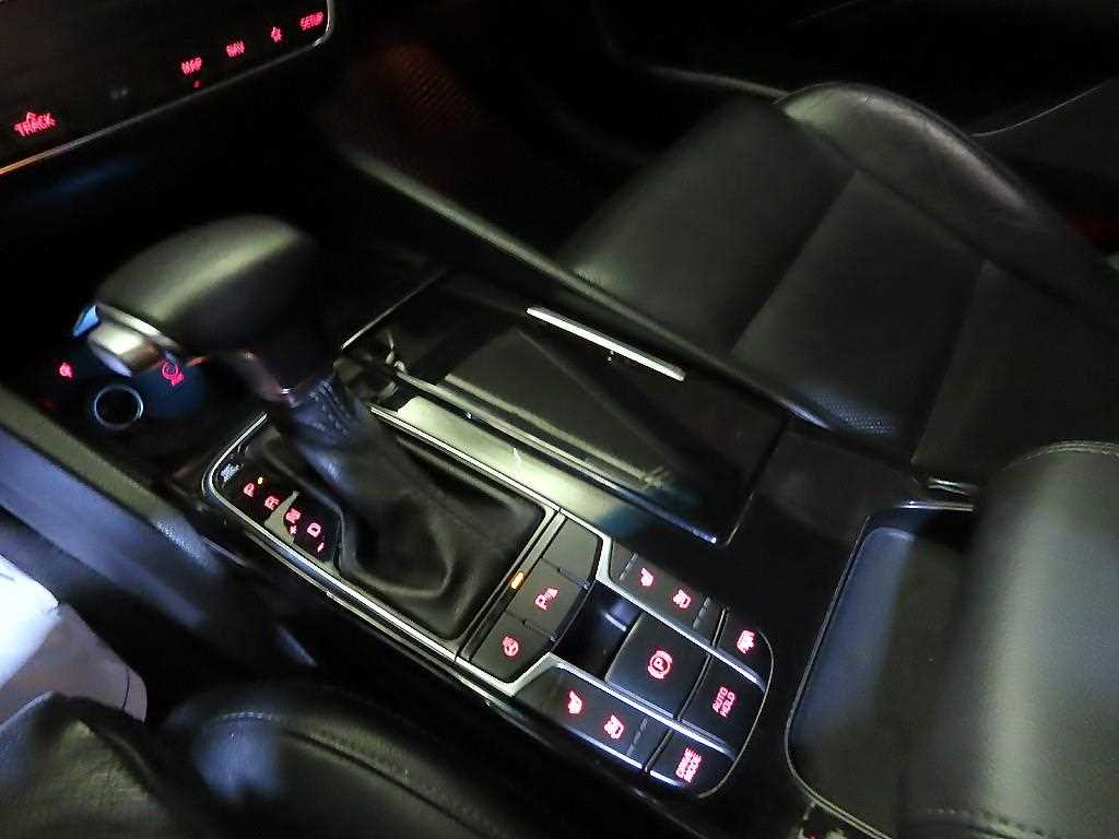 KIA K7 - Vista 12