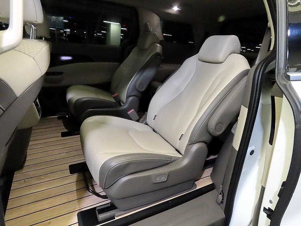 KIA Carnival - Vista 7