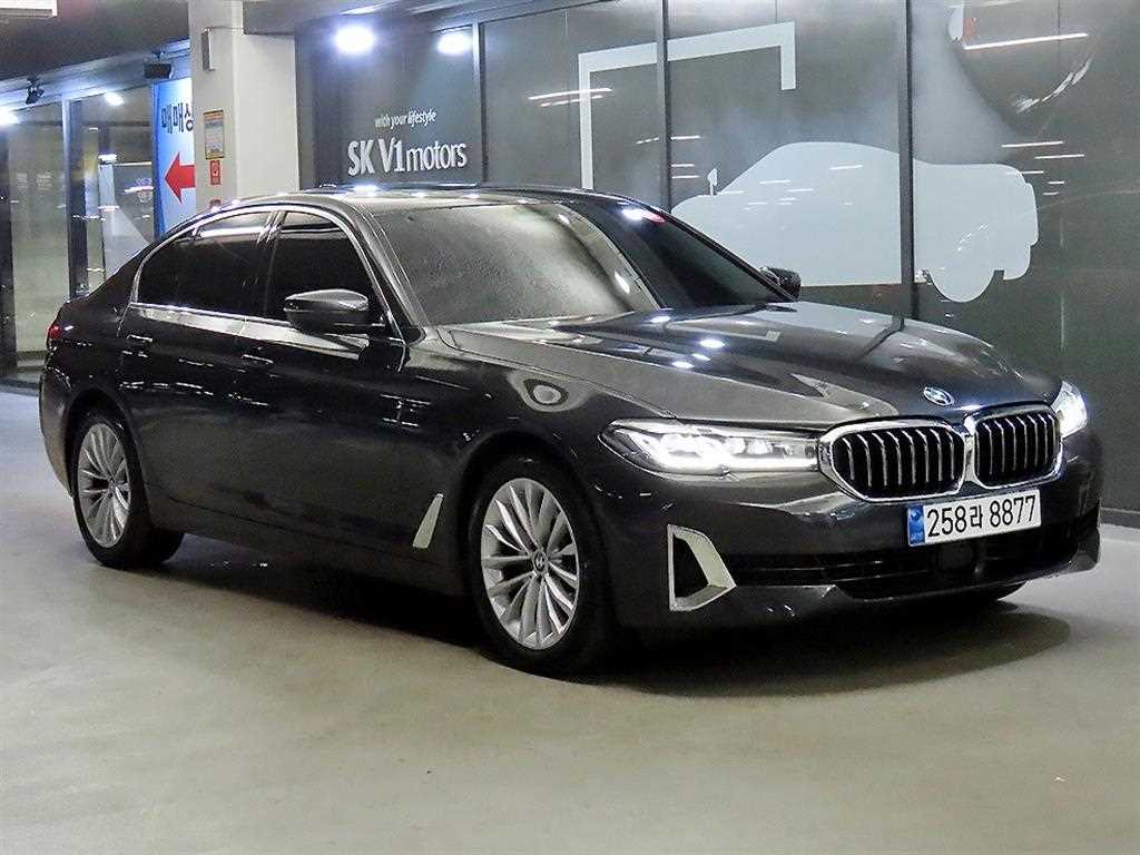 BMW 5 Series 2022 Negro - Importación desde Corea - HF Imports Iquique - Foto 1