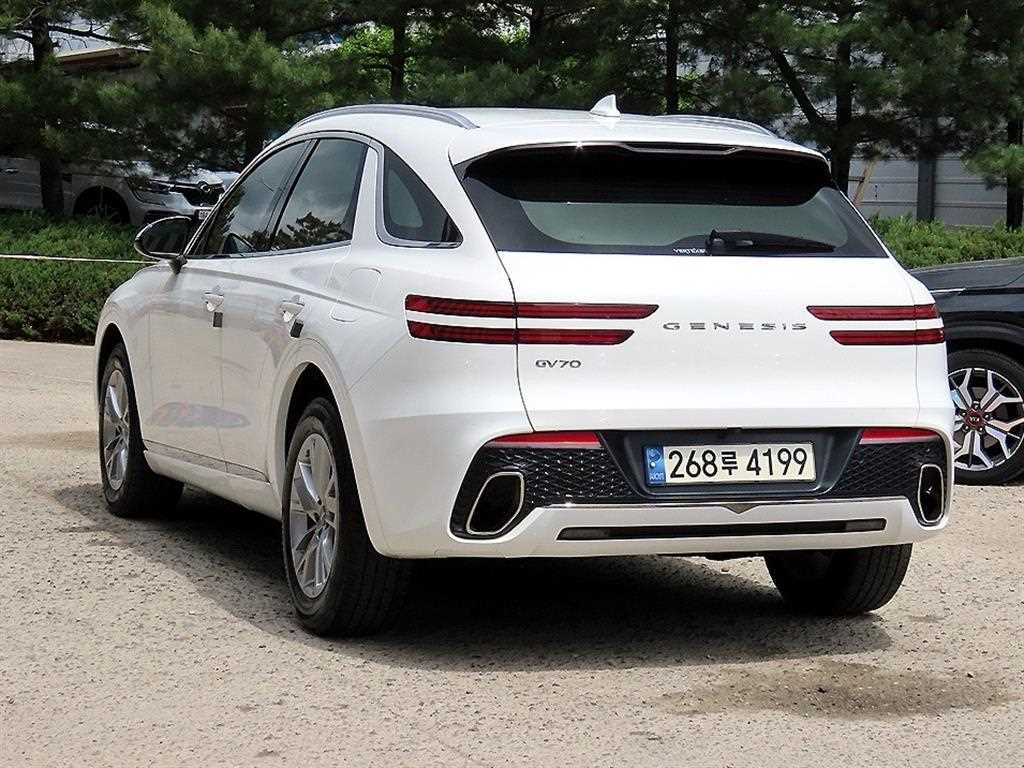 Genesis GV70 - Vista 3