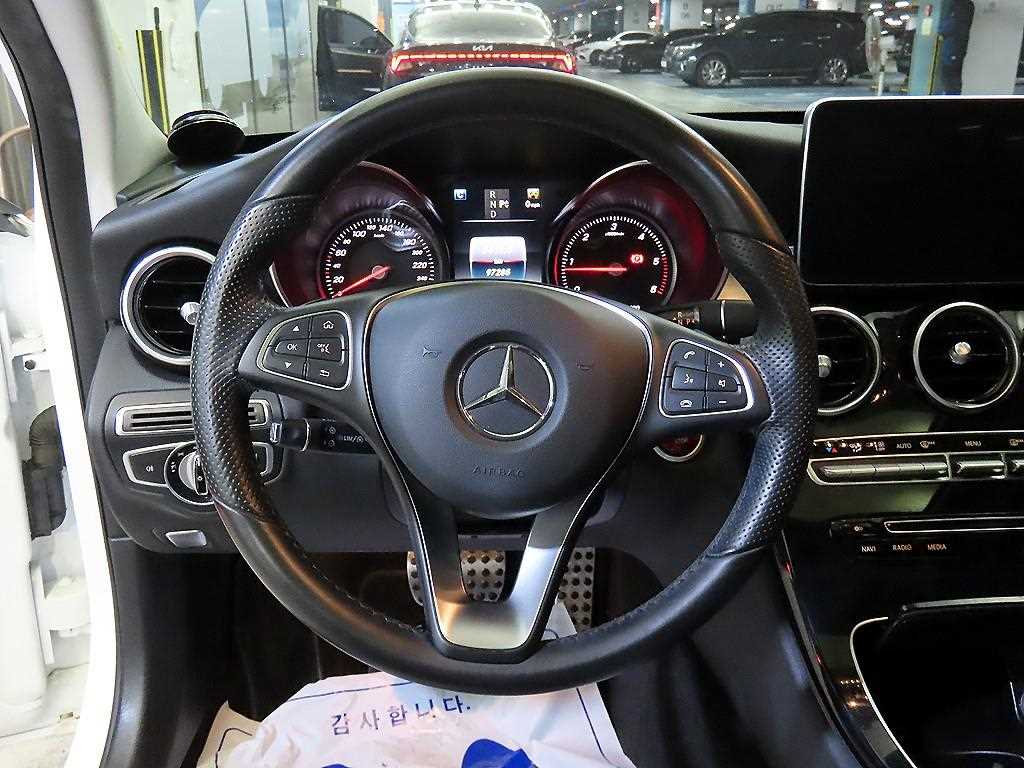 Mercedes Benz C Class - Vista 8