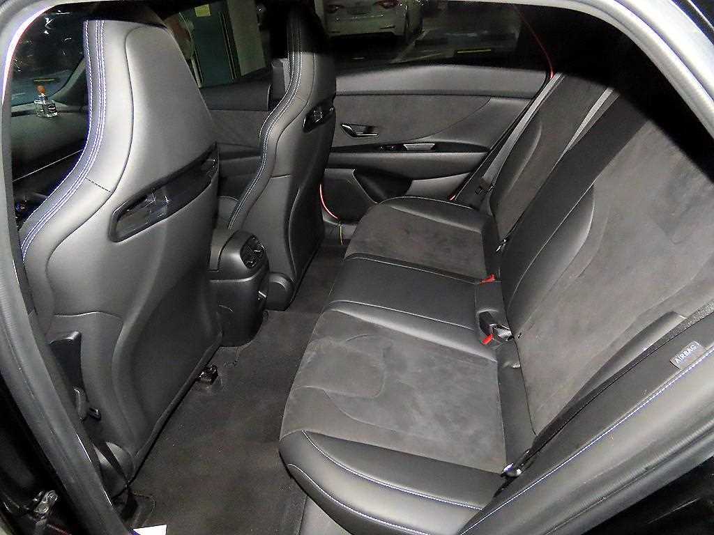 HYUNDAI Avante - Vista 7