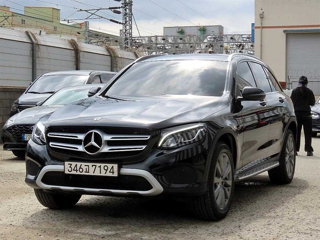 Mercedes Benz GLC Class - Vista 2