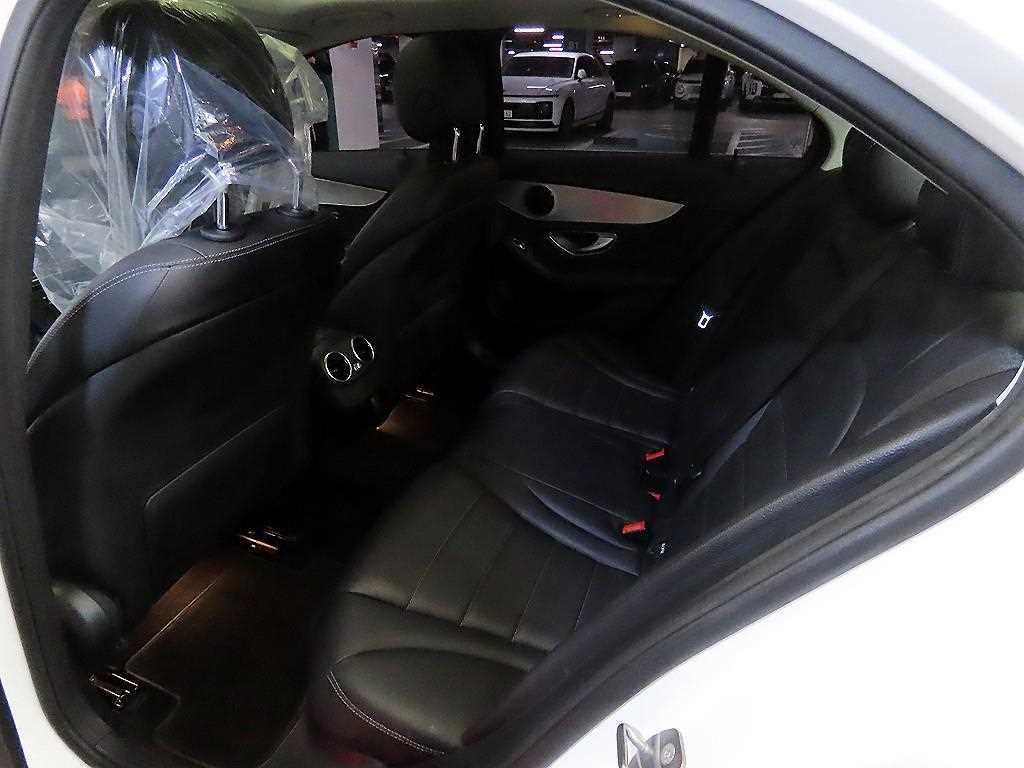 Mercedes Benz C Class - Vista 7