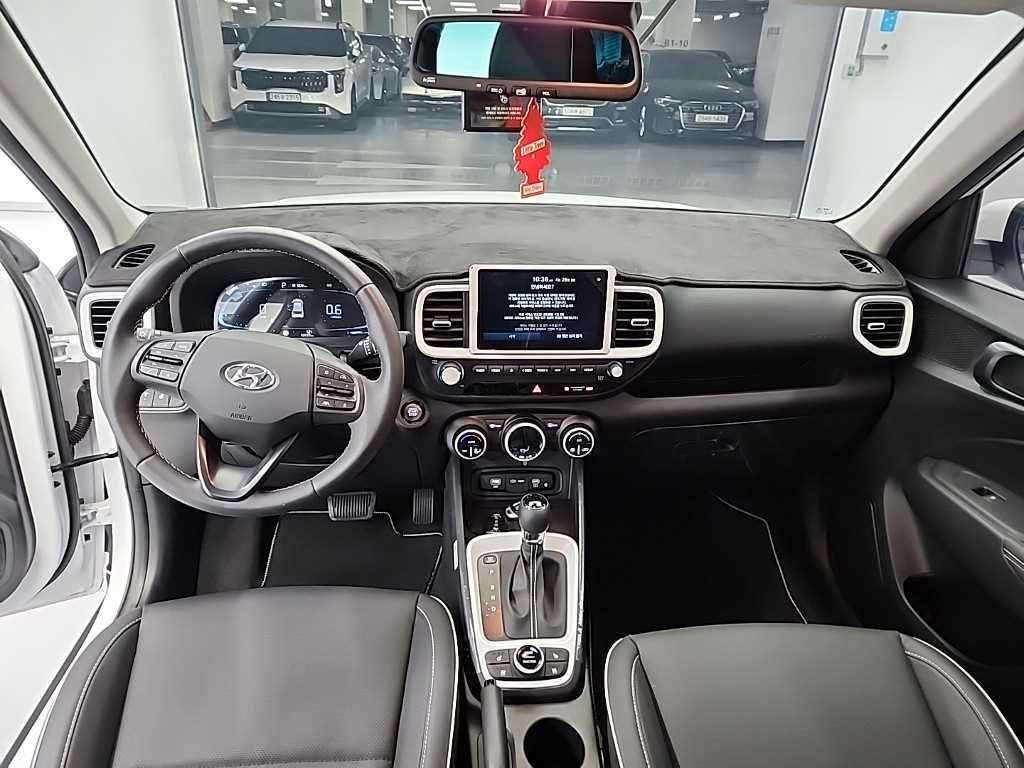 HYUNDAI Venue - Vista 7