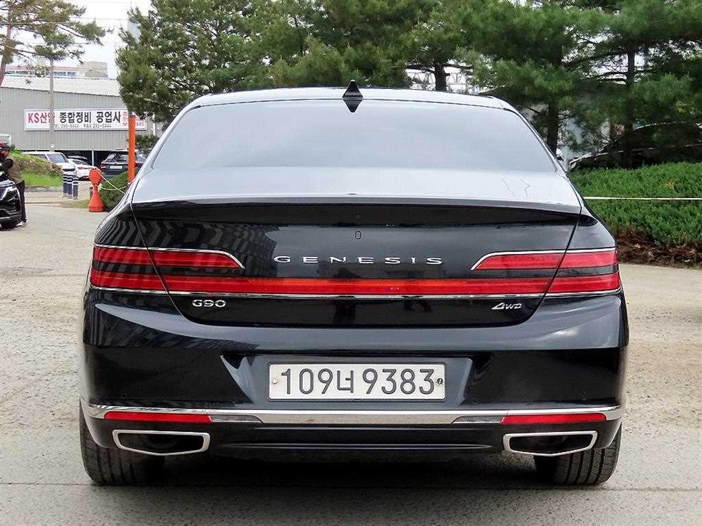 Genesis G90 - Vista 4