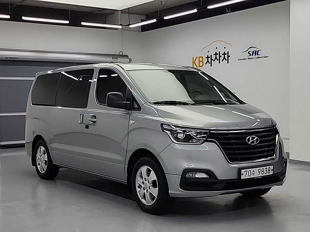 HYUNDAI Starex - Vista 4
