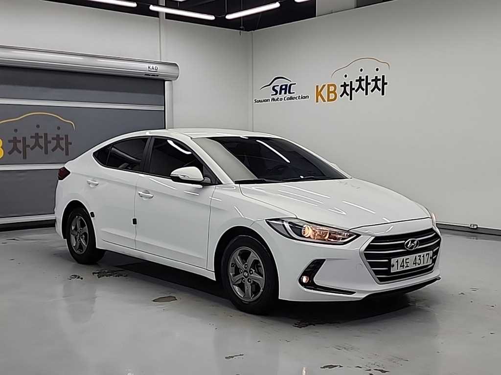 HYUNDAI Avante - Vista 4