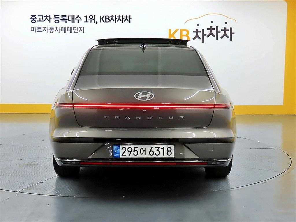 HYUNDAI Grandeur - Vista 3