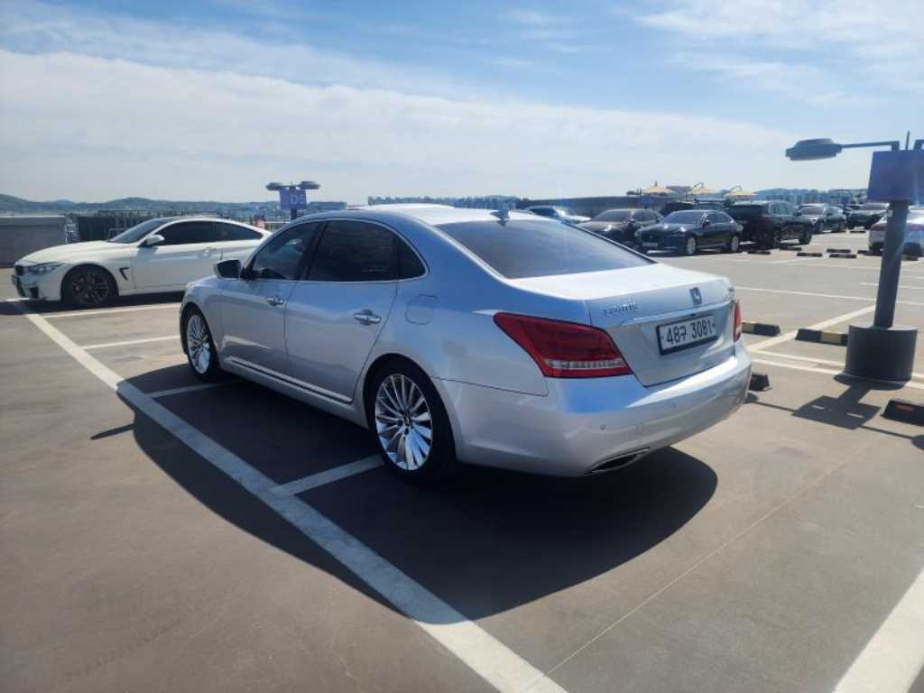 HYUNDAI Equus - Vista 6