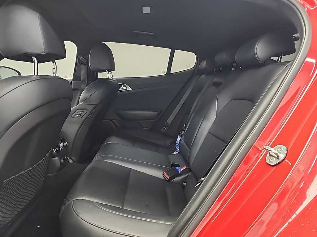 KIA Stinger - Vista 12
