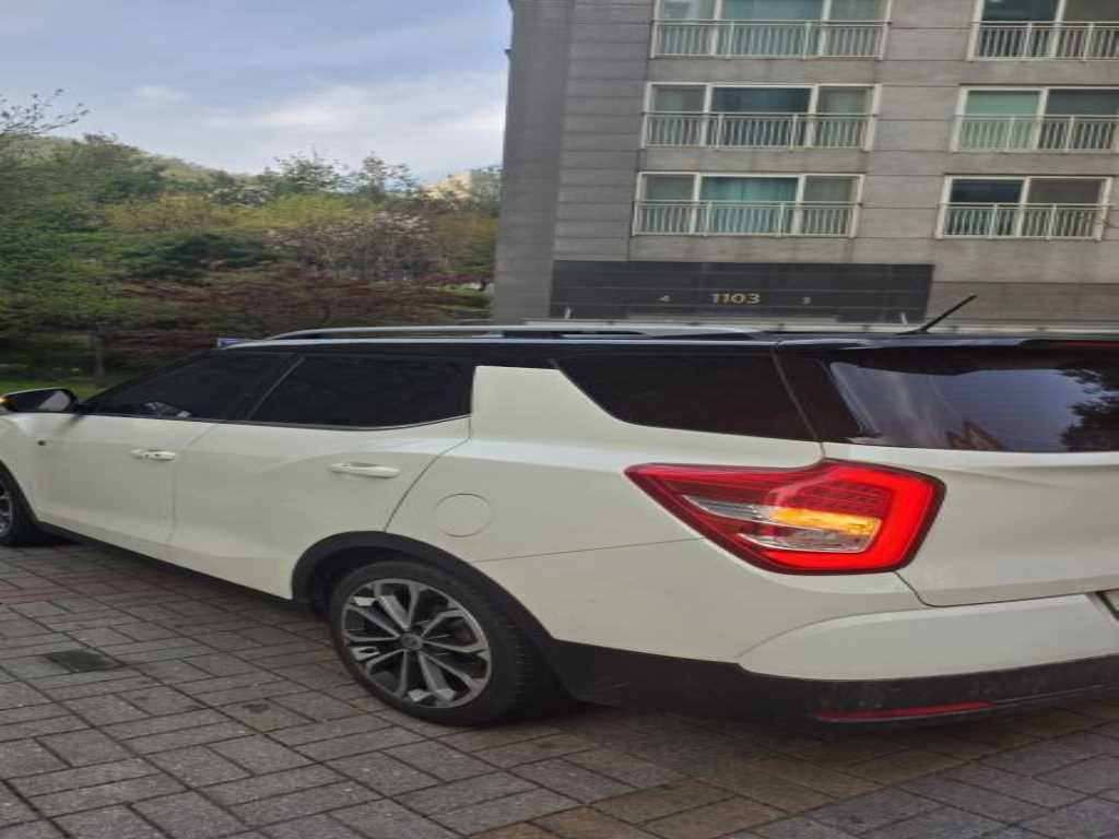 Ssangyong Tivoli - Vista 4