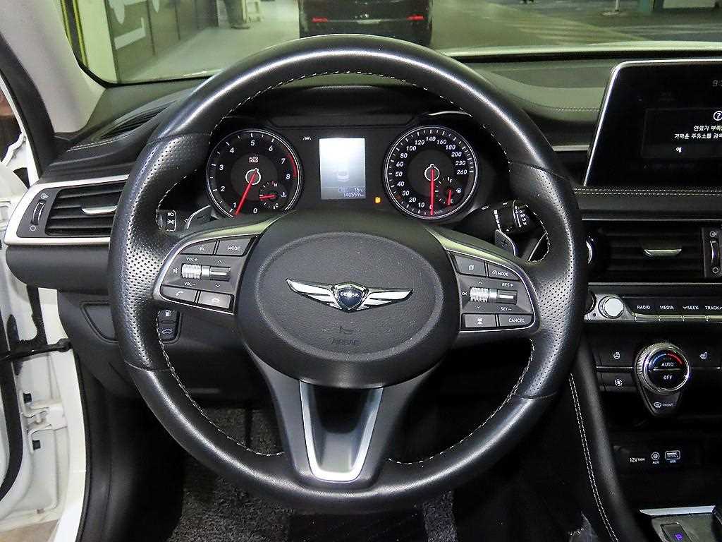Genesis G70 - Vista 8
