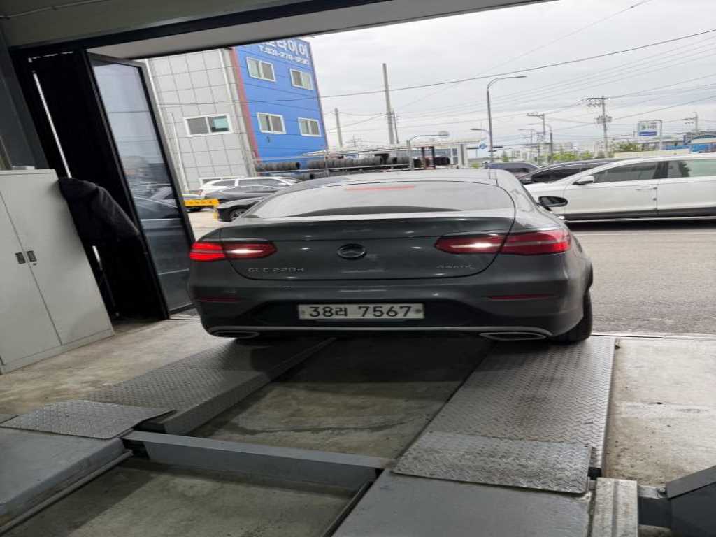 Mercedes Benz GLC Class - Vista 2