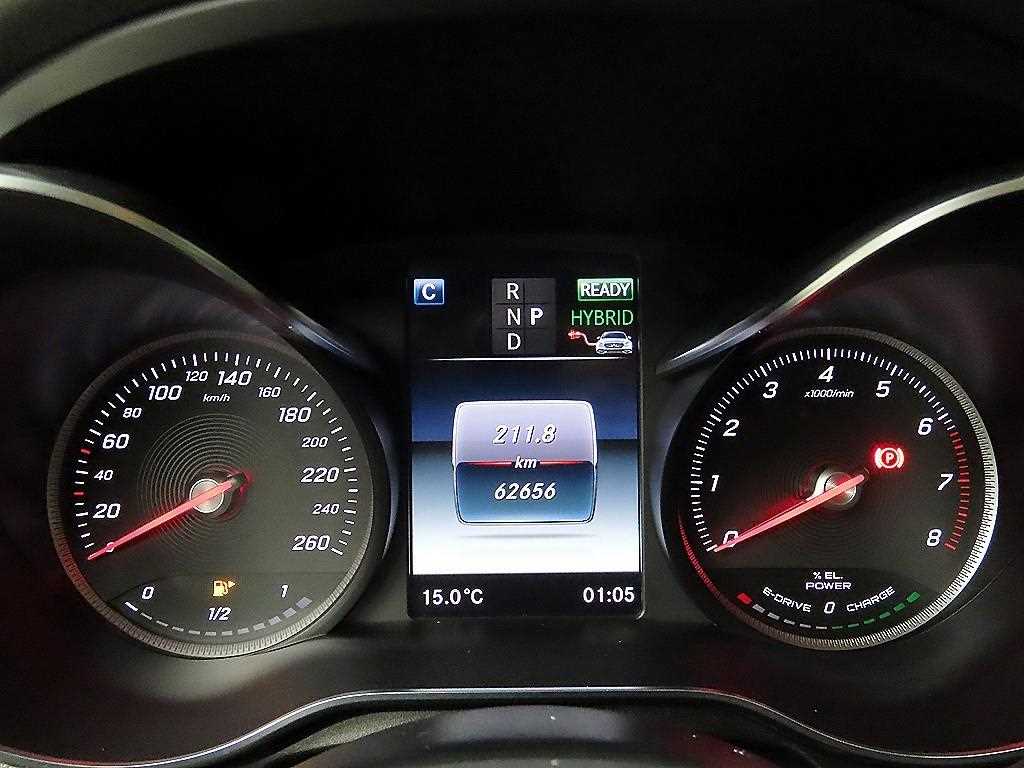 Mercedes Benz GLC Class - Vista 8