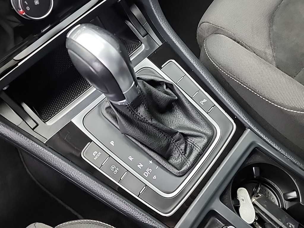 Volkswagen Golf - Vista 8