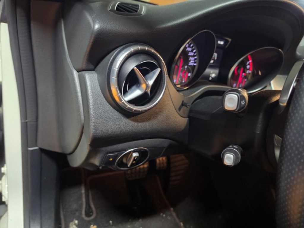 Mercedes Benz CLA Class - Vista 8
