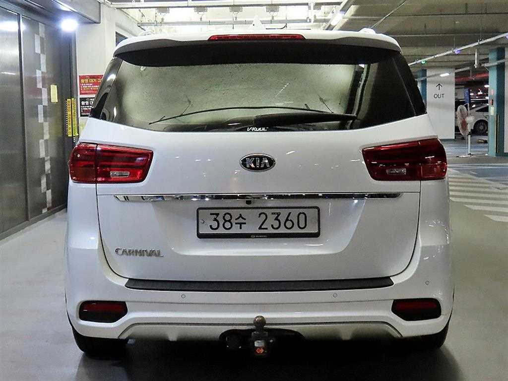 KIA Carnival - Vista 5
