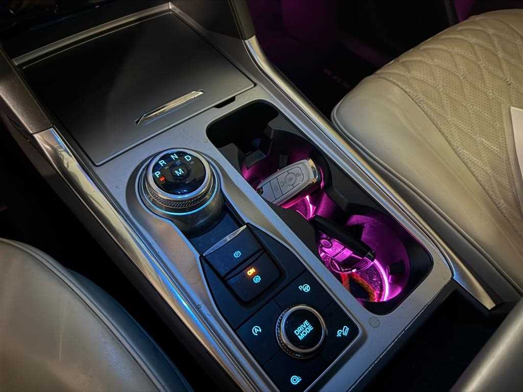 Ford Explorer - Vista 10