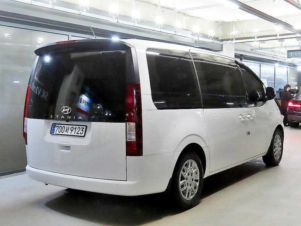HYUNDAI Staria - Vista 4