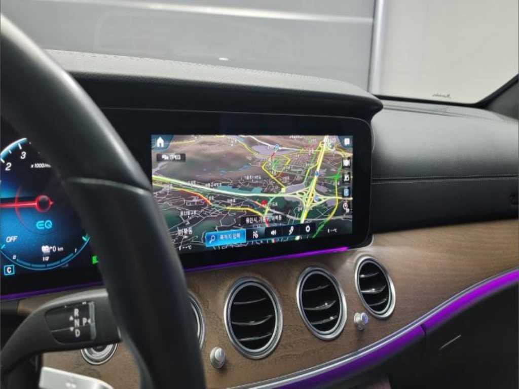 Mercedes Benz E class - Vista 11