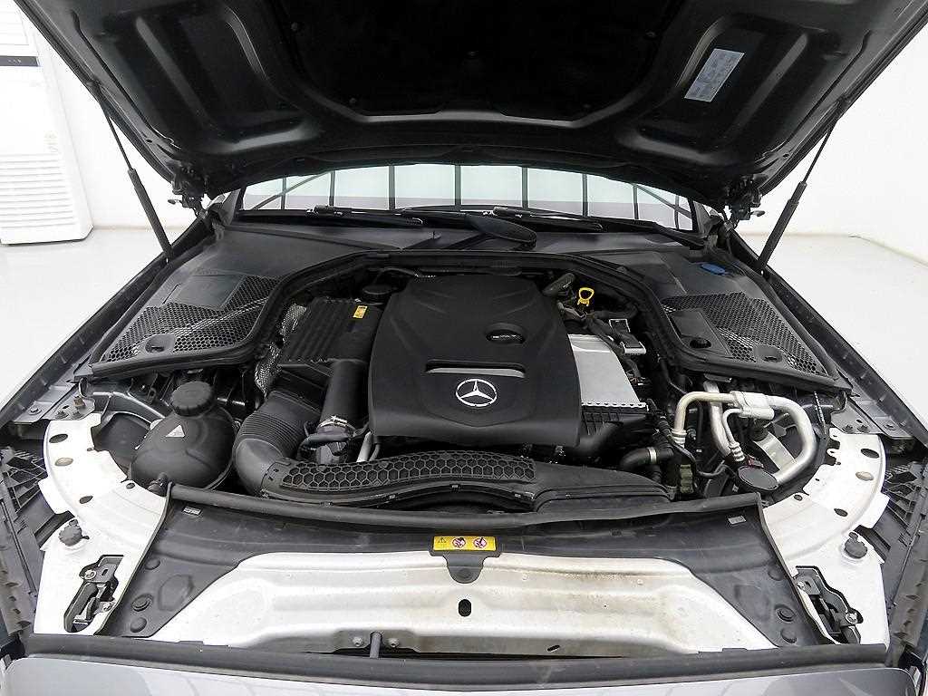 Mercedes Benz C Class 2017 Gris - Importación desde Corea - HF Imports Iquique - Foto 18
