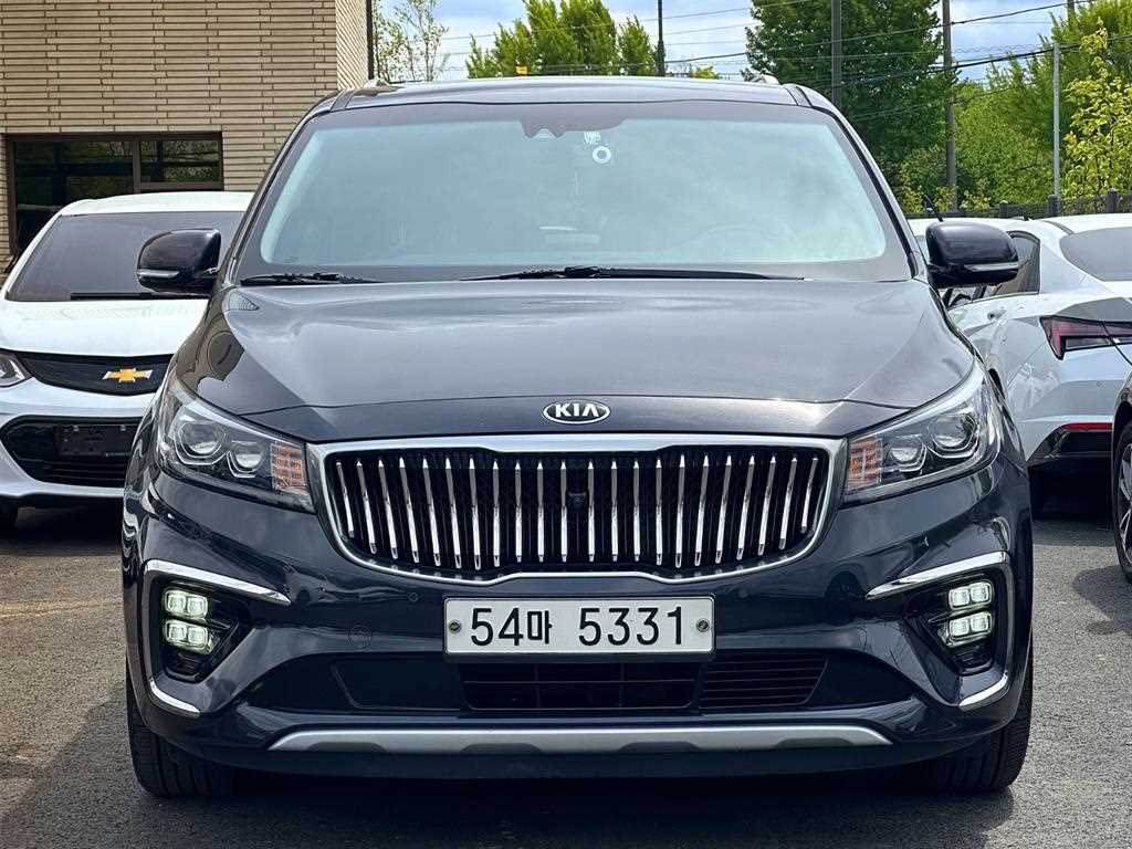 KIA Carnival 2019 Gris - Importación desde Corea - HF Imports Iquique - Foto 1