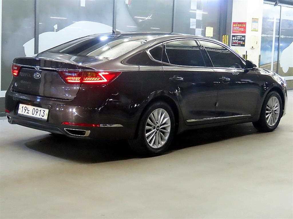 KIA K7 - Vista 4