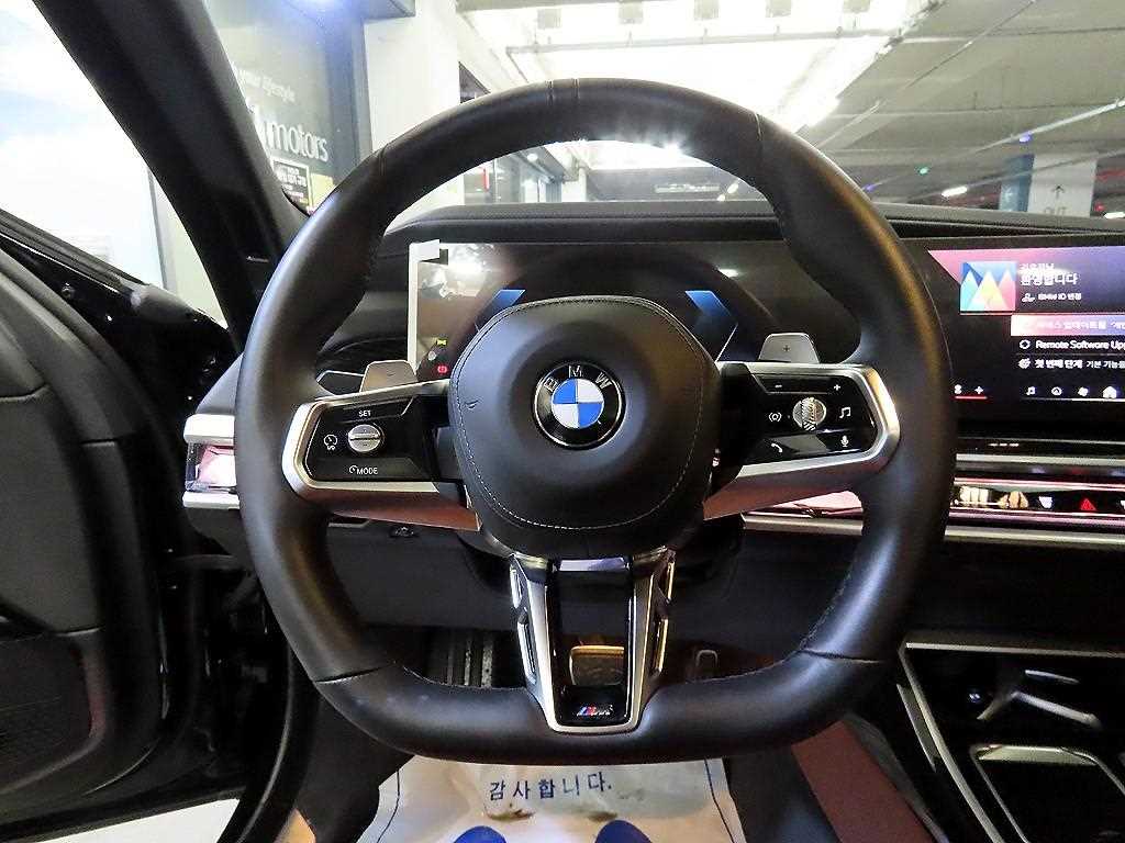BMW 7 Series - Vista 8