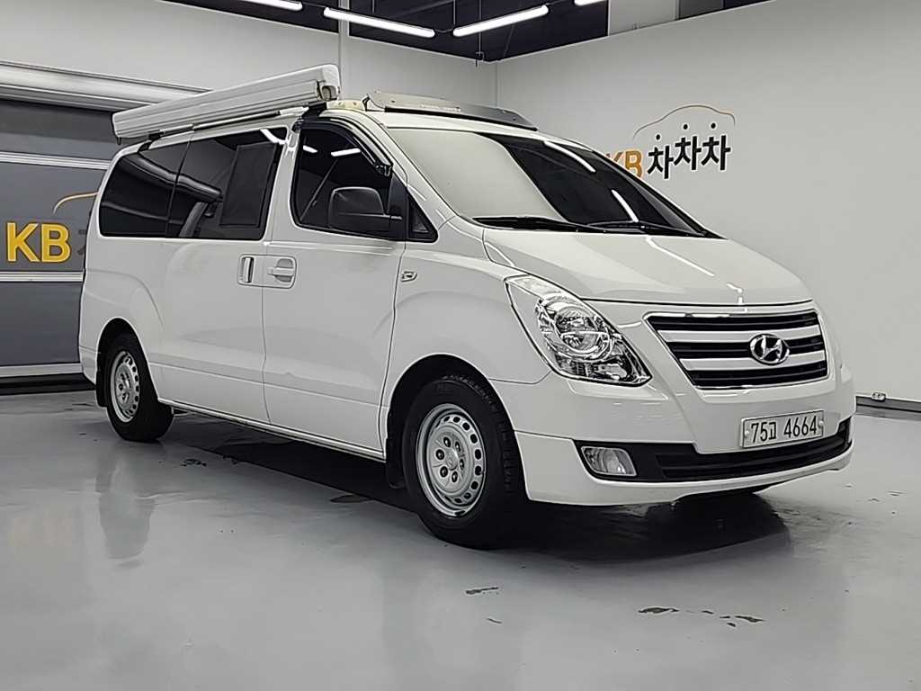 HYUNDAI Starex - Vista 4
