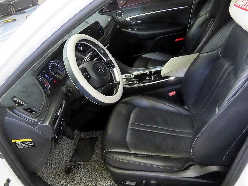 HYUNDAI Sonata - Vista 6