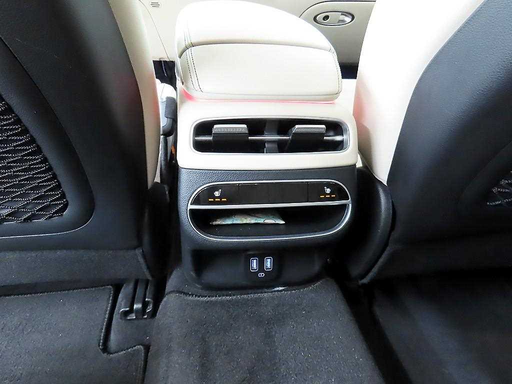 Genesis GV70 - Vista 12