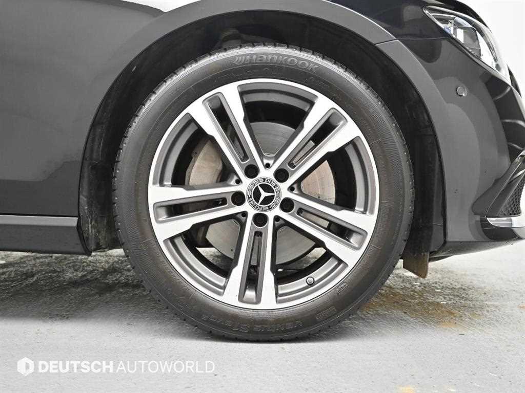 Mercedes Benz E class - Vista 5