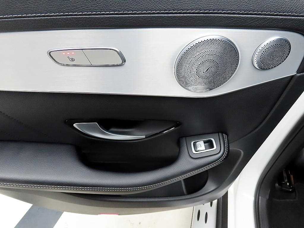 Mercedes Benz GLC Class - Vista 12