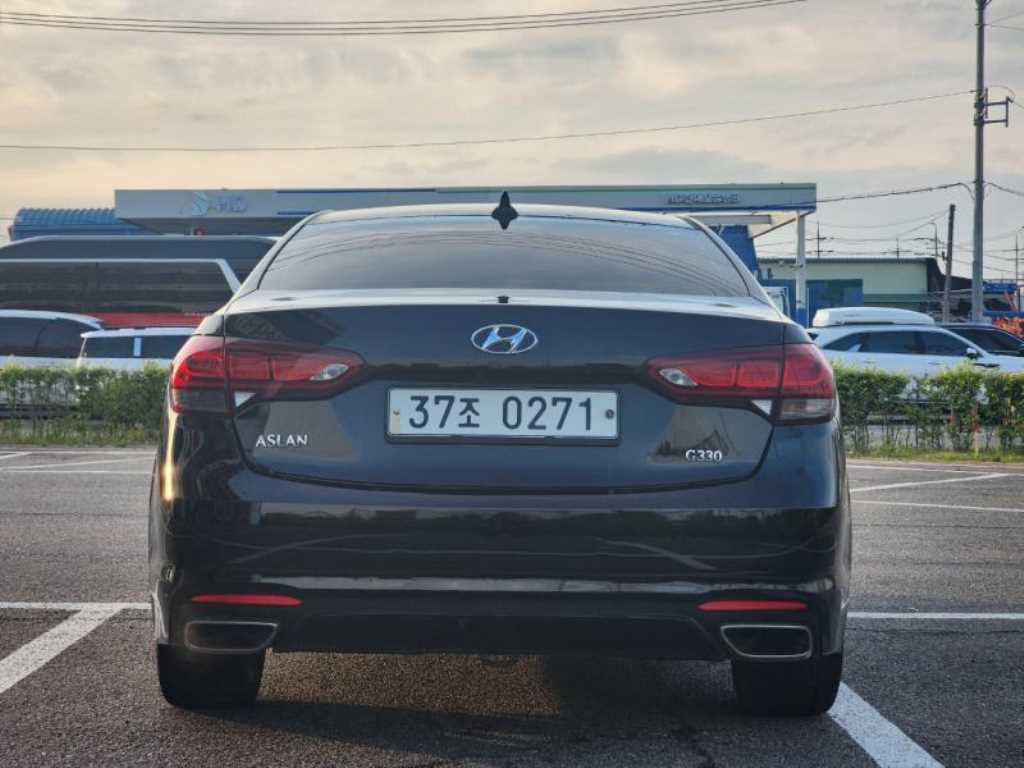 HYUNDAI Aslan - Vista 4