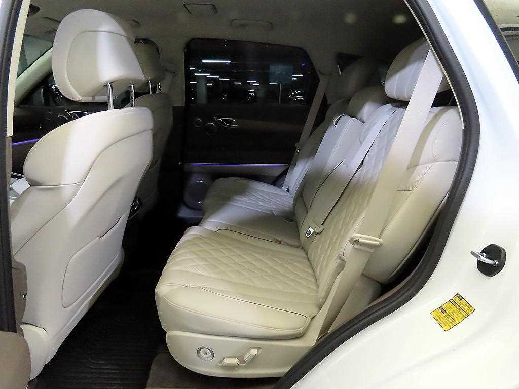 Genesis GV80 - Vista 7