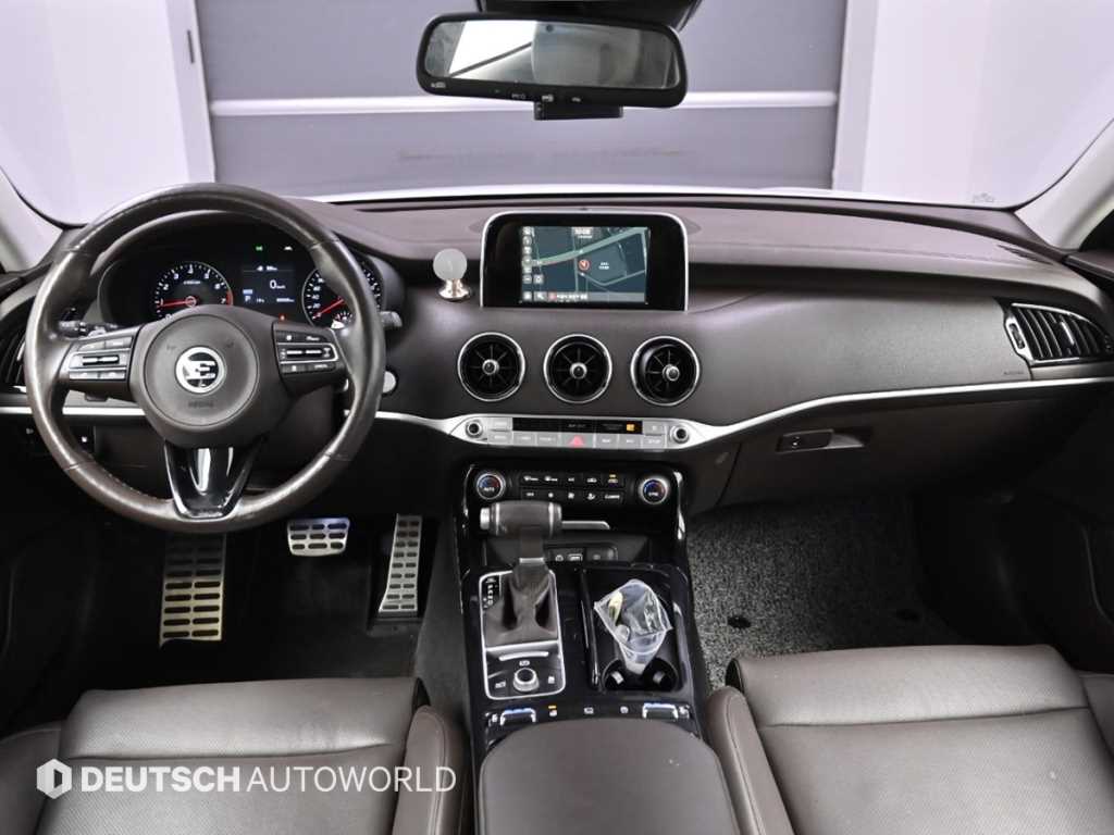 KIA Stinger - Vista 7