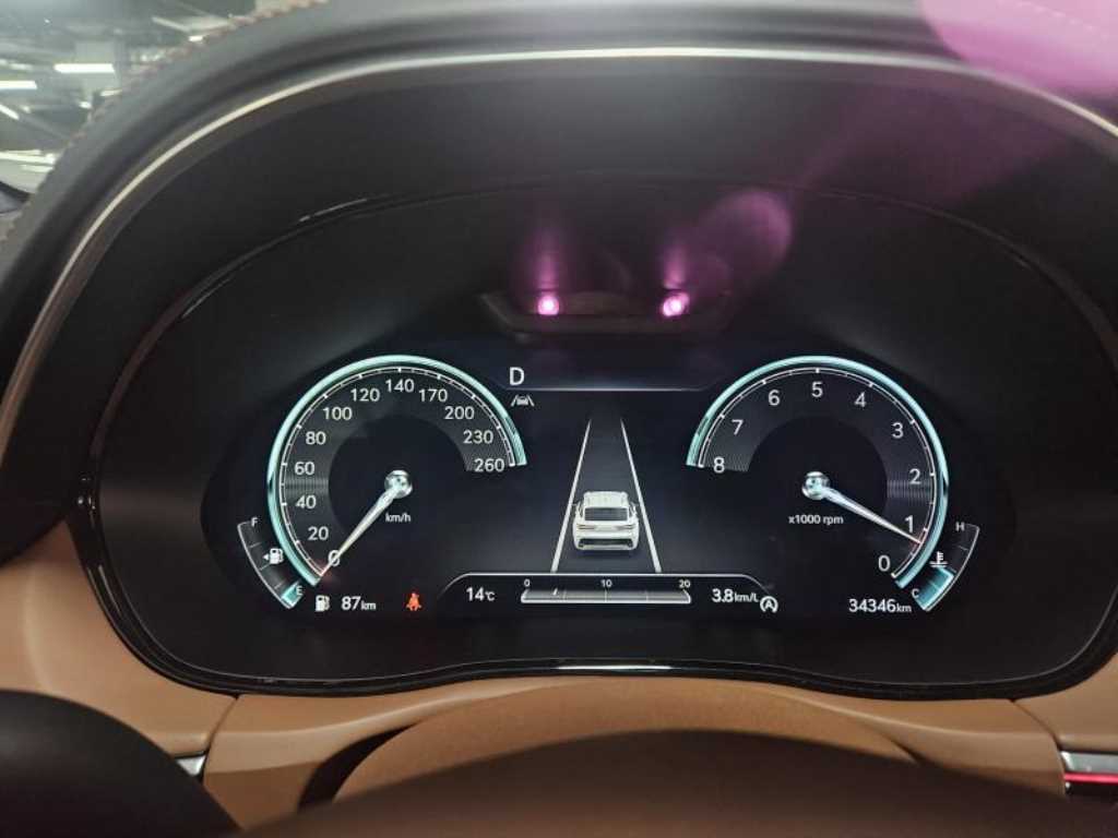 Genesis GV70 - Vista 5