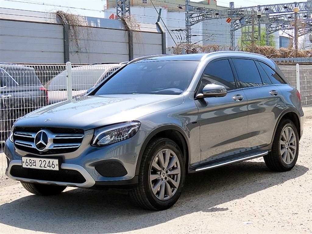 Mercedes Benz GLC Class - Vista 2