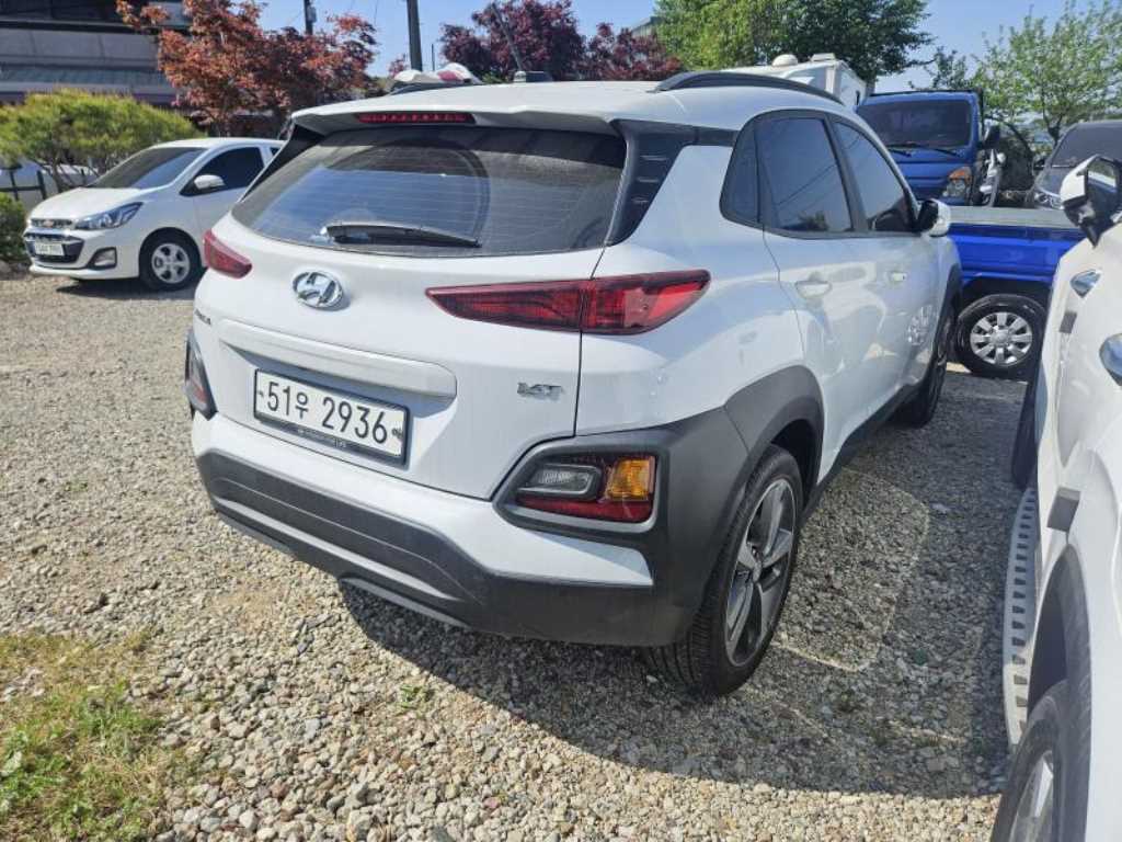 HYUNDAI Kona - Vista 4
