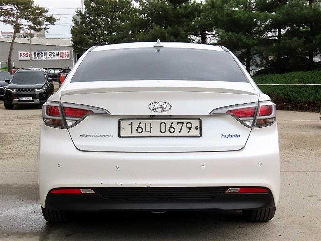 HYUNDAI Sonata - Vista 4
