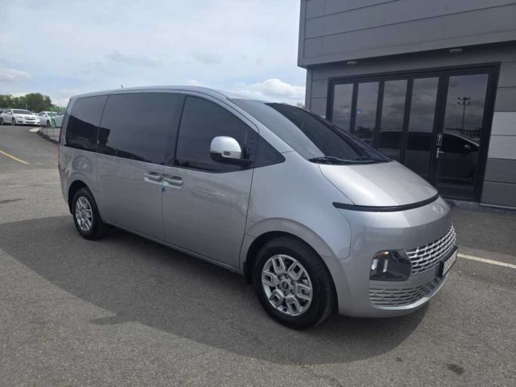 HYUNDAI Staria - Vista 3