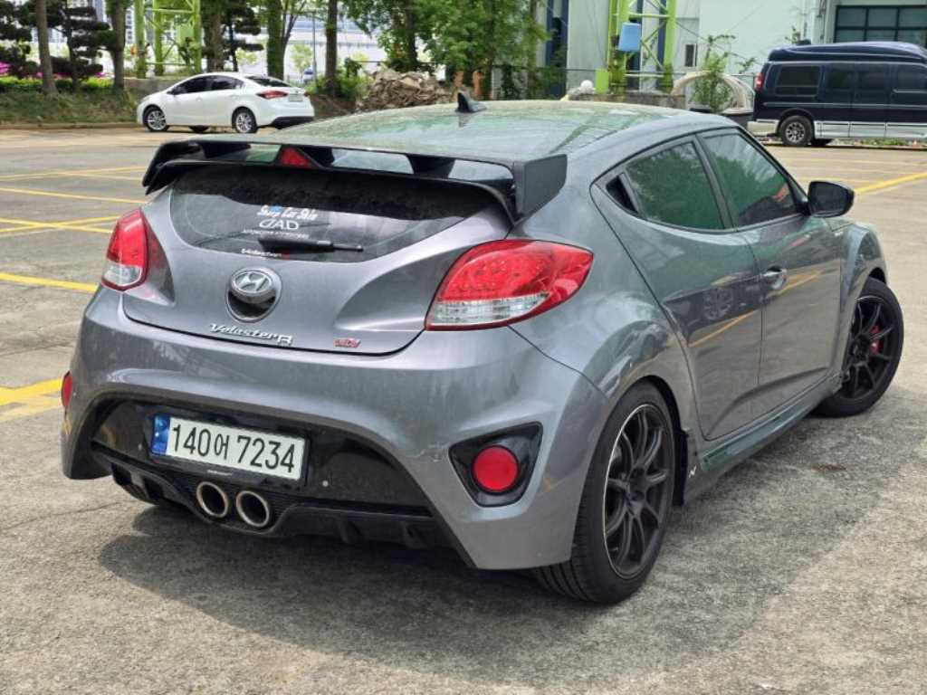 HYUNDAI Veloster - Vista 4