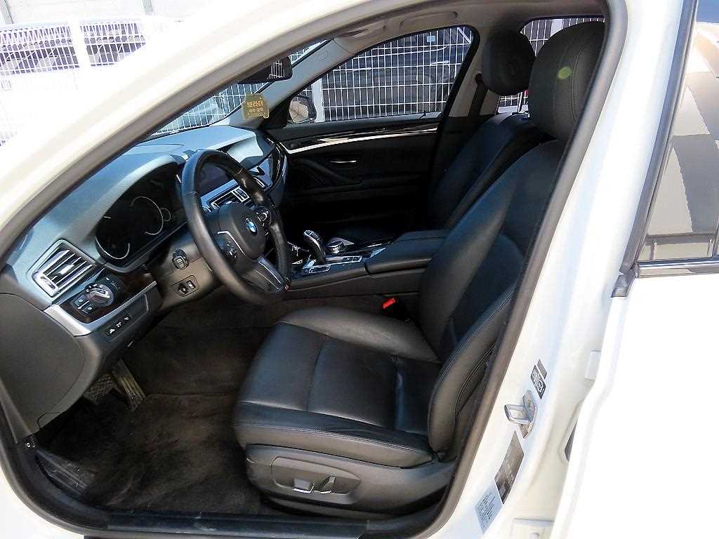 BMW 5 Series - Vista 5