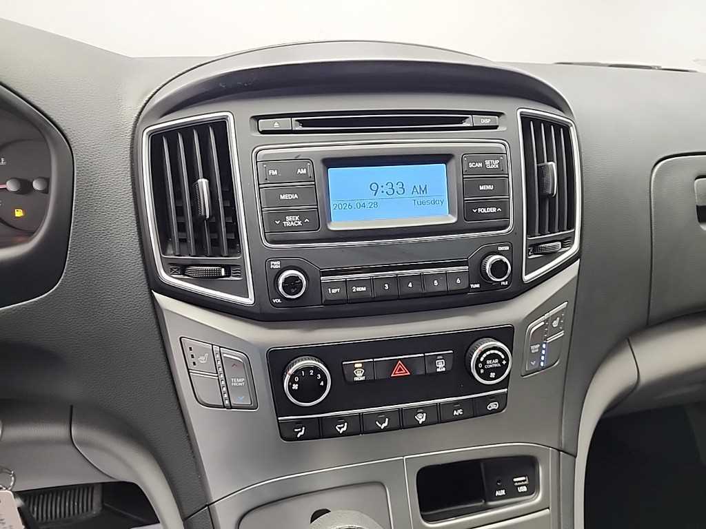 HYUNDAI Starex - Vista 10