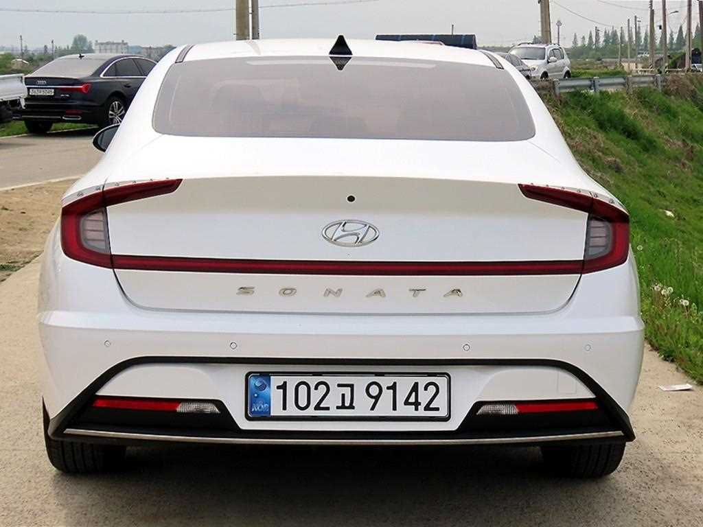 HYUNDAI Sonata - Vista 4