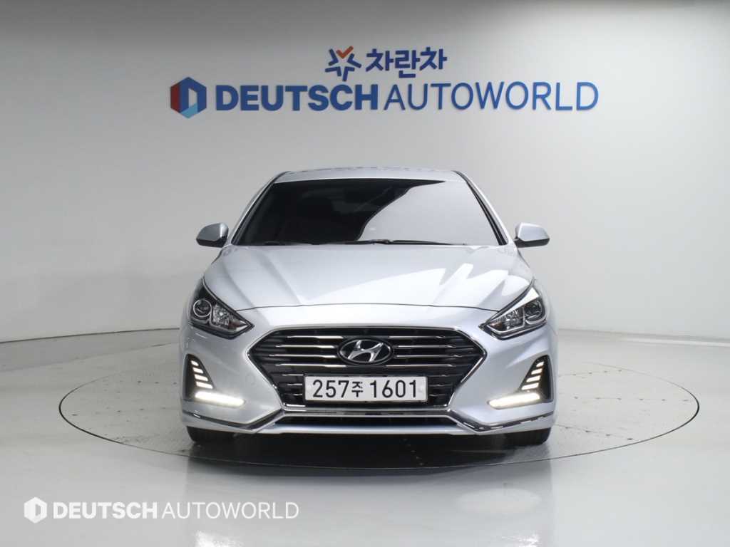 HYUNDAI Sonata - Vista 3