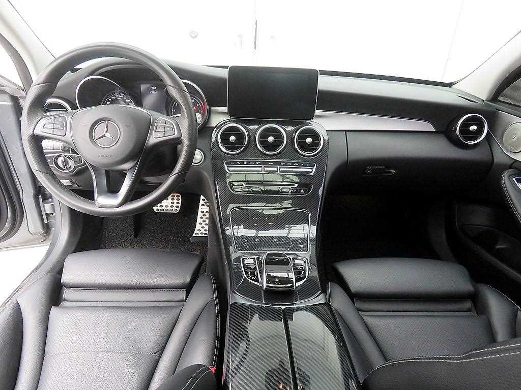Mercedes Benz C Class - Vista 8